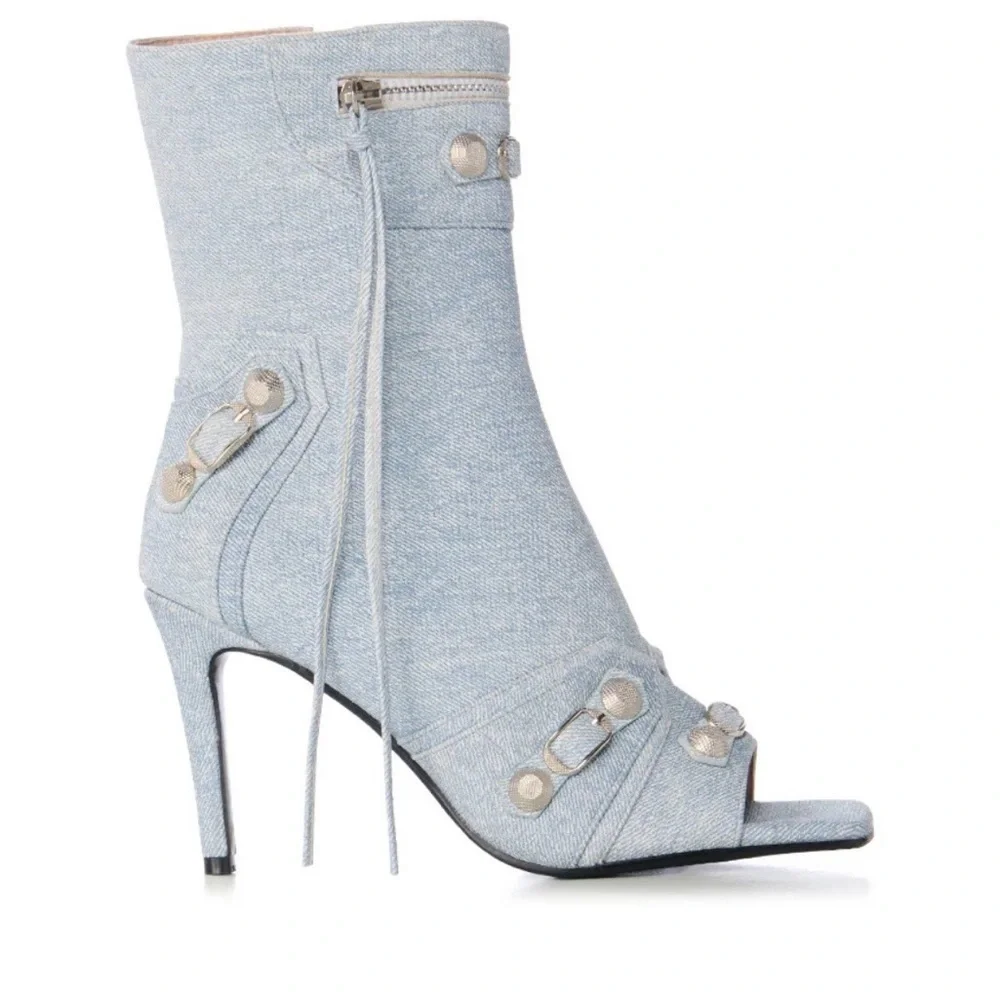 AKIRA chic denim